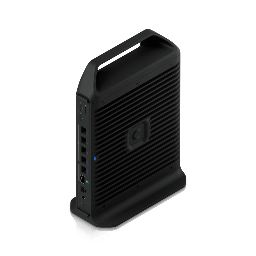 UBNT UniFi Cloud Gateway Industrial (UCG-Industrial) 5 Gbps IPS/IDS, 350W PoE Gücü ve 10G Uplink Özellikleriyle Endüstriyel UniFi Gateway